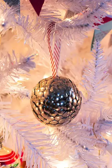 Handmade Bouton guirlande de Noël Suspendu Tree Décoration avec Jingle Bells