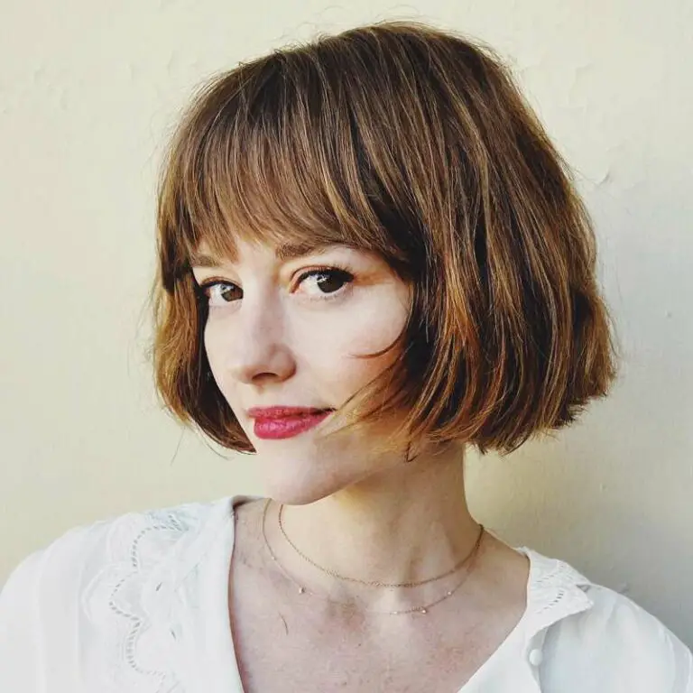 French Bob Cheveux Finsnull