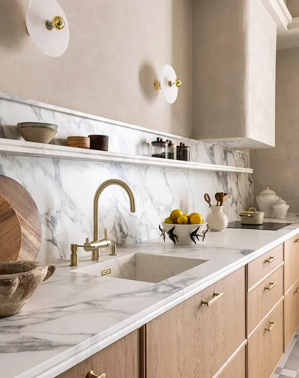 Cuisine 2026 : pierre naturelle avec veinage unique et caractère authentique