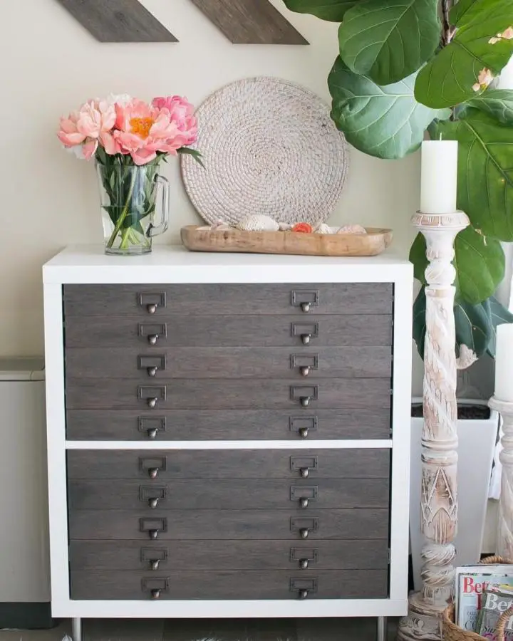 Kallax faux tiroirs apothicaire : transformation vintage avec poignées