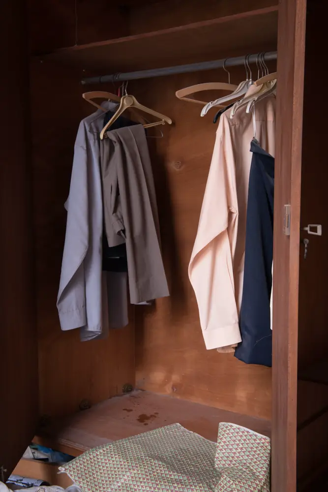 Robes de soirée à donner ou revendre : tri dressing pour libérer de la place rapidement