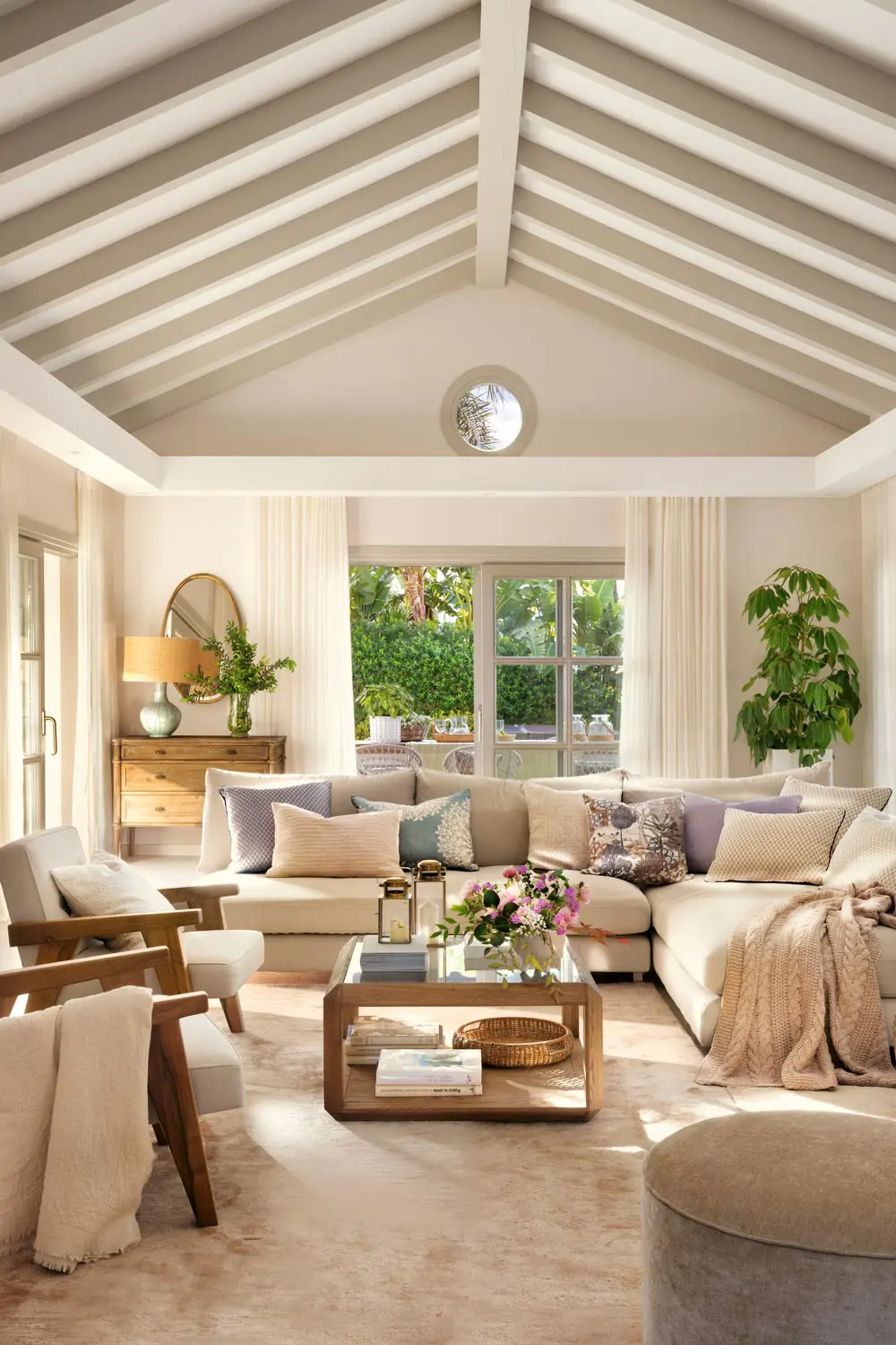 2. Introduire la nuance de vert idéale pour redonner vie au salon